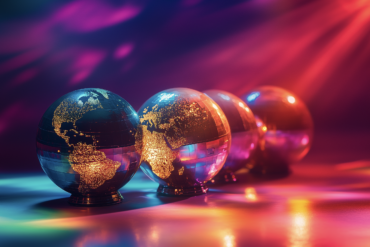 Des boules disco façon globes terrestres